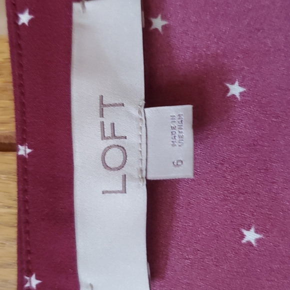 LOFT - Burgandy star printed wrap dress - Picture 3 of 4